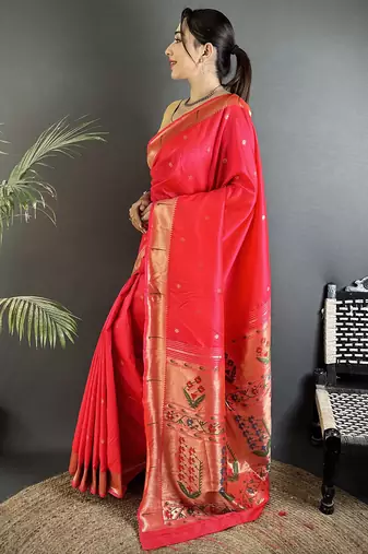 Women rani pink floral ikkat motifs lichi silk saree