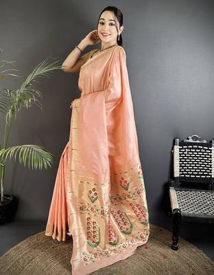 Women peach floral ikkat motifs lichi silk blend saree 2