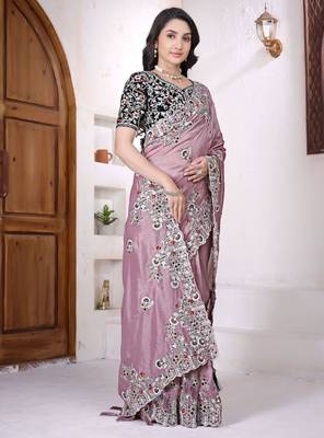 Women net light pink zari lace work saree 3