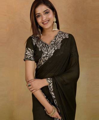 Women gorgette mehendi zari lace work saree 5