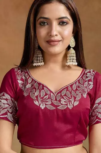 Women gorgette pink zari lace work saree