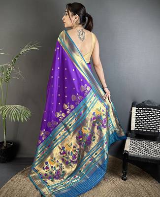Women purple floral motifs lichi silk blend saree 3