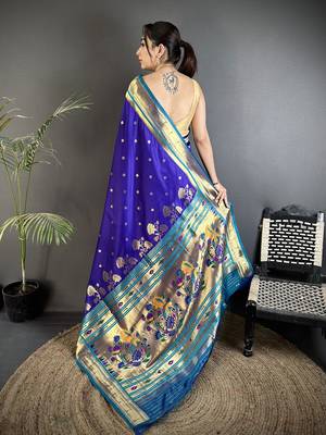 Women royal blue floral motifs lichi silk blend saree 3