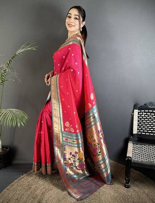 Women rani pink floral motifs lichi silk blend saree 2