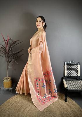 Women peach solid tissue saree 2