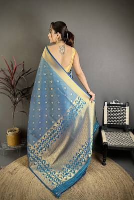 Women atom blue checked & floral motifs banarasi soft silk blend saree 4