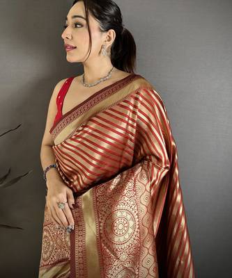 Women maroon   geometric pattern soft silk saree 3