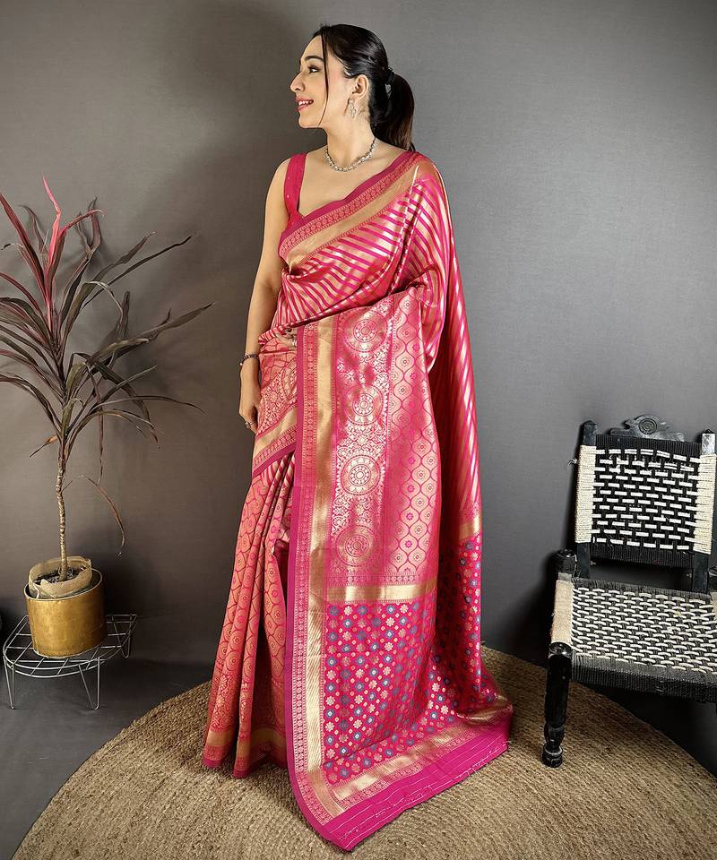 Women magenta geometric pattern soft silk saree