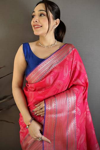 Women magenta paisley butti banarasi silk saree