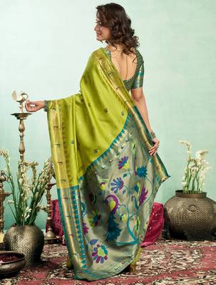 Women lime green peacock motifs silk blend blend saree 4