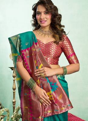 Women dark green peacock motifs silk blend blend saree 5