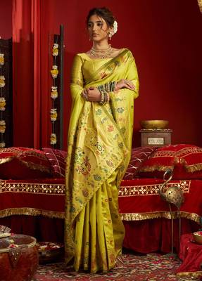 Women lime green floral motifs silk blend blend saree 2