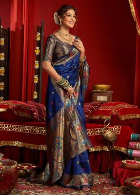 Women royal blue floral motifs silk blend blend saree 3