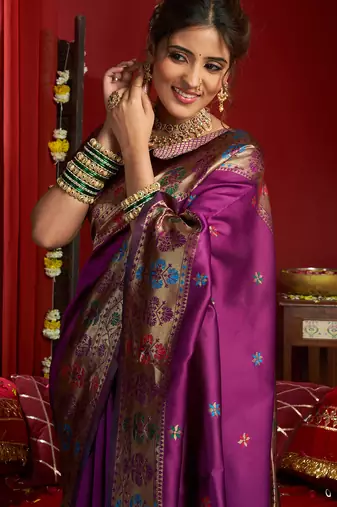 Women wine butti motifs silk blend saree