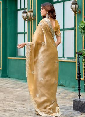 Women beige geomatric shimmer chiffon saree 4