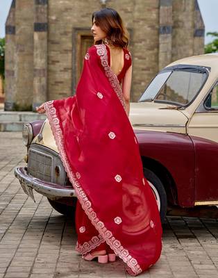 Women red geomatric shimmer chiffon saree 4