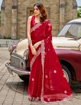 Women red geomatric shimmer chiffon saree 5