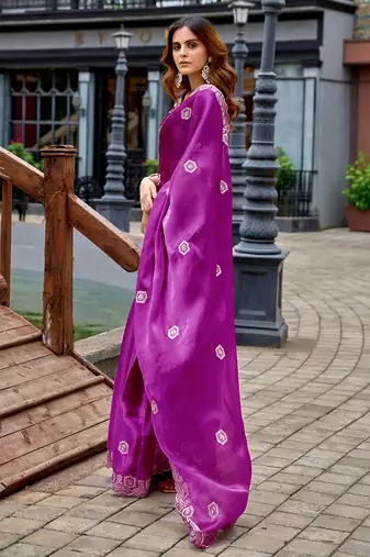 Women purple geomatric shimmer chiffon saree