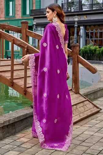 Women purple geomatric shimmer chiffon saree
