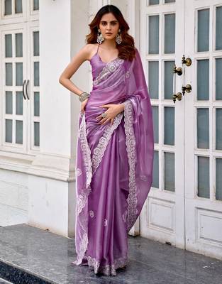 Women lavender geomatric shimmer chiffon saree 2