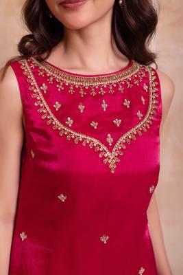 Magenta organza handwork palazzo set with embroidered dupatta 2