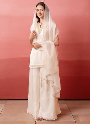 White handwork kurta palazzo set with organza dupatta 2