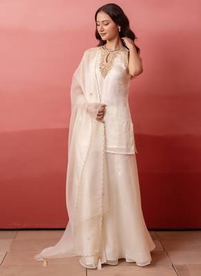 White handwork kurta palazzo set with organza dupatta 4