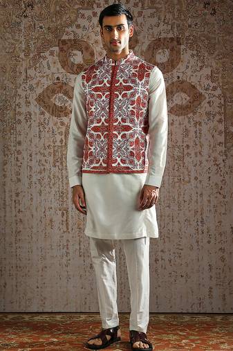 Red embroidered pashmina kurta bundi set