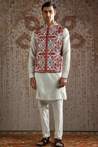 Red embroidered pashmina kurta bundi set