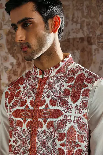 Red embroidered pashmina kurta bundi set