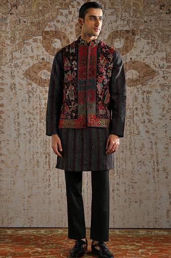 Black embroidered pashmina kurta bundi set