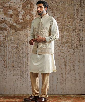 white embroidered silk kurta bundi set for men 2