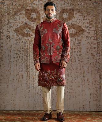 maroon embroidered tussar kurta bundi set for men 1