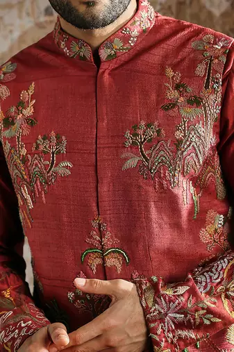maroon embroidered tussar kurta bundi set for men
