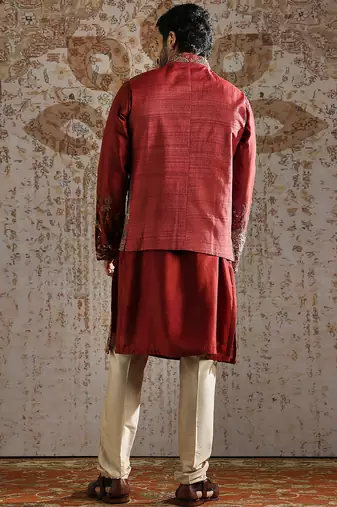 maroon embroidered tussar kurta bundi set for men