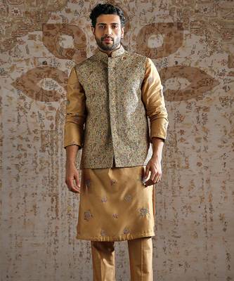 gold woven silk kurta bundi set for men 2