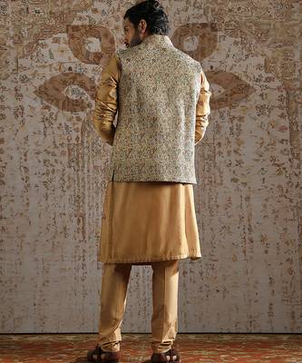 gold woven silk kurta bundi set for men 4