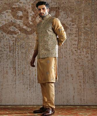 gold woven silk kurta bundi set for men 5