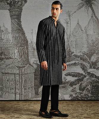 black embroidered velvet kurta set for men 2