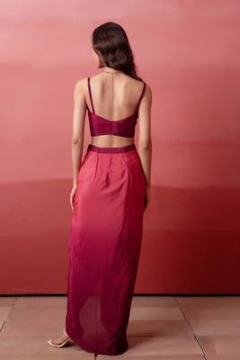Pink ombre pre-drape skirt with handwork blouse & ombre dupatta 4