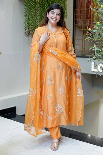 Women's orange embroidered muslin kurta pant set with organza dupatta