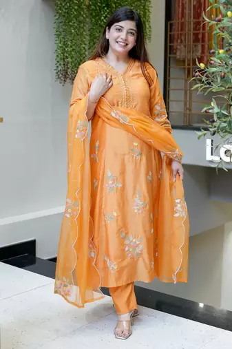 Women's orange embroidered muslin kurta pant set with organza dupatta