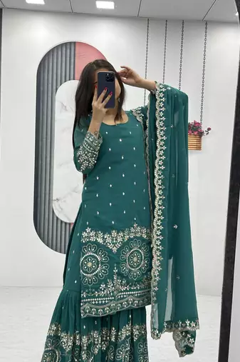 Womens new heavy fox georgette fabric with heavy embroidery wrok kurta set