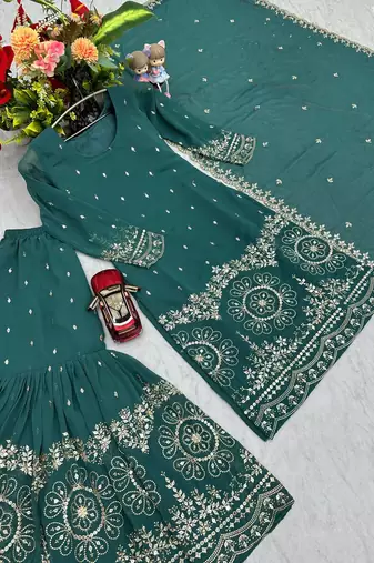 Womens new heavy fox georgette fabric with heavy embroidery wrok kurta set