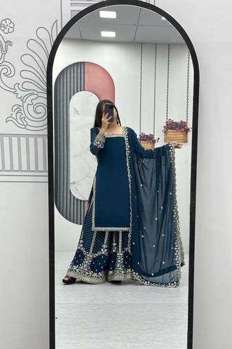 Womens new  heavy fox georgette fabric with heavy embroidery wrok kurta set