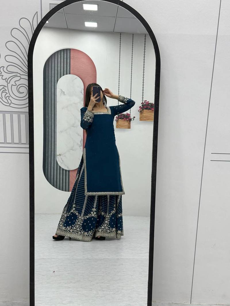 Womens new  heavy fox georgette fabric with heavy embroidery wrok kurta set