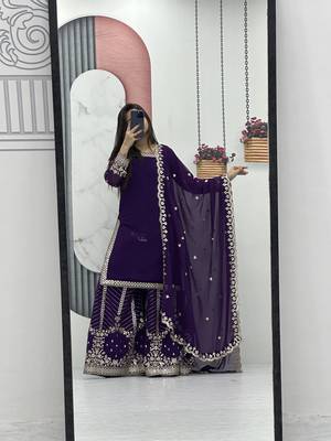 Womens new  heavy fox georgette fabric with heavy embroidery wrok kurta set 1