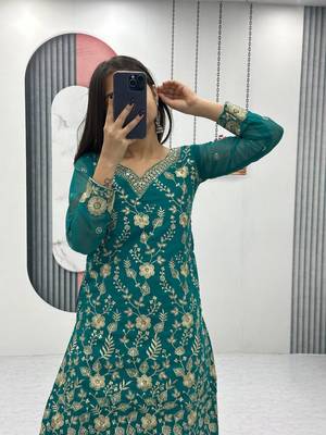 Womens heavy fox georgette fabric with heavy embroidery wrok kurta set 2