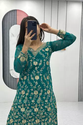 Womens heavy fox georgette fabric with heavy embroidery wrok kurta set
