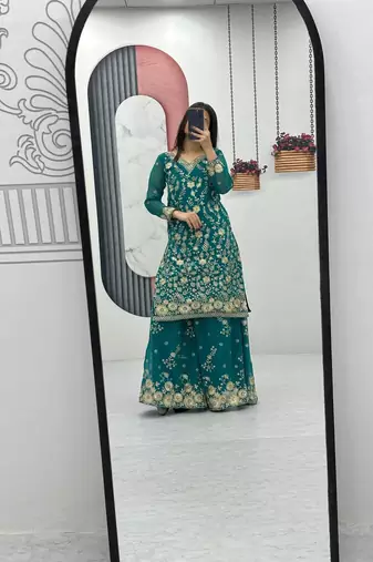 Womens heavy fox georgette fabric with heavy embroidery wrok kurta set